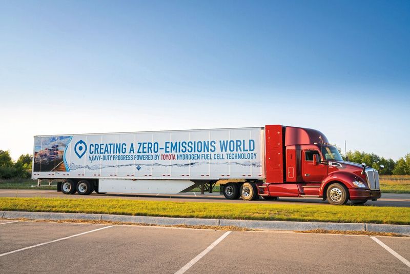 Toyota hat einen Kenworth Glider mit einer Brennstoffzelle für den Betrieb mit Wasserstoff ausgerüstet. (Bild: Toyota)