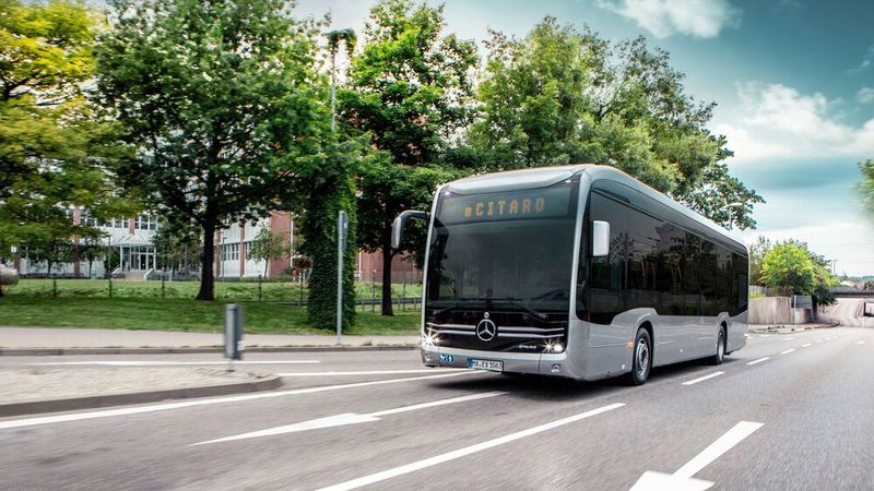 Busfahrer sind aktuell schwer zu finden.(Bild:  Mercedes-Benz)