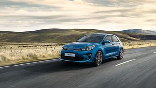 Zum Sommer bringt Kia den Kleinwagen Rio in einer gelifteten Version auf den Markt. (Bild: Kia)