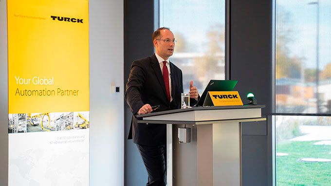 Satte 77 % Wachstum kann Turck laut Geschäftsführer Christian Wolf in 2018 im Segment Feldbustechnik PA vorweisen. Die Summe erreicht für das Unternehmen einen konsolidierten Gruppenumsatz, der die Marke von 660 Millionen Euro übertreffen wird. Etwa 15 % des Gesamtumsatzes können dem PA-Bereich zugeordnet werden. (Turck)