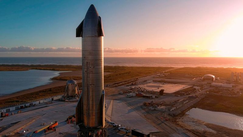 Das bisher größte Rakete von Space-X nennt sich Starship. Der Gigant absolvierte bereits seinen fünften Testflug.(Bild:  Space-X)