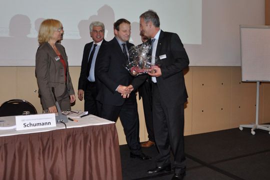 Reinhard Hirsch zieht sich aus der Verbandsarbeit zurück. Der Vorstand bedankte sich für die geleistete Arbeit. (Archiv: Vogel Business Media)