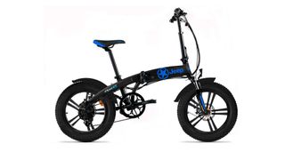 Die Jeep Fold Fat E-Bikes passen mit ihren Abmessungen bei den Autos Renegade, Compass und Wrangler in den Kofferraum. (Bild: Jeep)