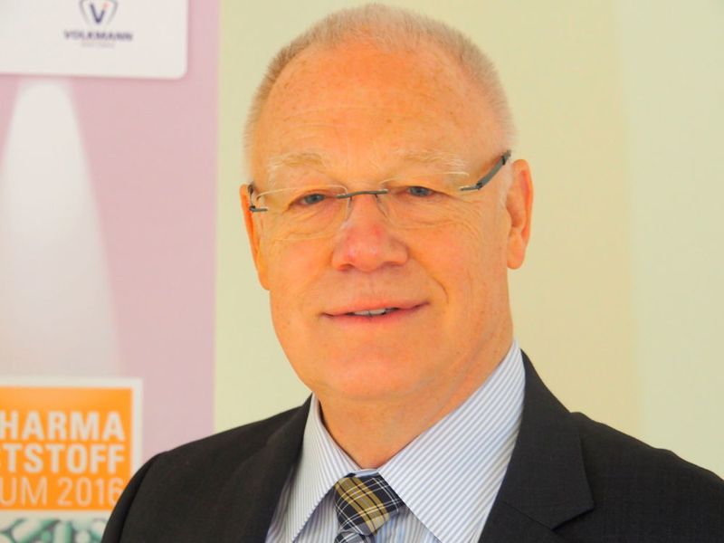 „Fertigungs- und Passgenauigkeit sind im Silobau ungemein wichtig“, gab Dr. Harals Wilms, Zeppelin Power Systems, den Teilnehmern mit auf den Weg. (Mühlenlkamp)
