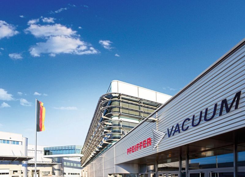Ob einzelnes Bauteil oder komplexes System – am Standort Asslar werden individuelle Vakuumlösungen entwickelt. (Pfeiffer Vacuum)
