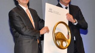 Der ehemalige Geschäftsführer Werner Frey übergab das Steuer bei Hyundai Motor Deutschland an den neuen Präsidenten Jung Kook Bae. (Wehner)