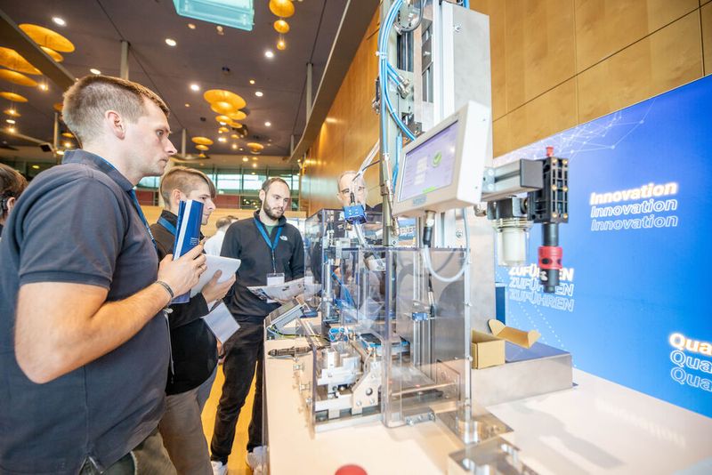 Gerade der fachliche Austausch unter den Schraubexperten untereinander ist das, was die Regionalmesse Schraubtec ausmacht. (Bild: Amelie Jehmlich/ART n Photo)