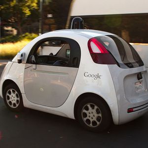 Die Google-Cars haben auf öffentlichen Straßen in Kalifornien und Texas inzwischen mehr als zwei Millionen Kilometer autonom abgespult.