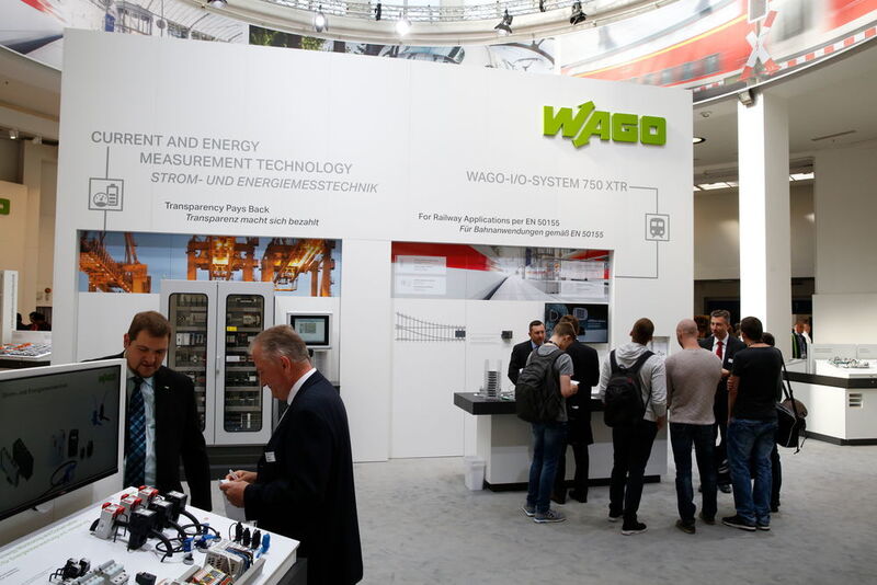 Mit einem breiten Produktportfolio an Verbindungstechnik präsentierte sich Wago auf der internationalen Leitmesse InnoTrans in Berlin. Vom 20. bis 23. September stellt das Mindener Unternehmen seine Komponenten für die Bahntechnik vor. (dirk hasskarl fotografie/ Wago)