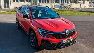 Espace-Fans müssen jetzt ganz stark sein. Das One-Box-Design des Van-Klassikers ist Geschichte – Generation 6 ist ein SUV. (Bild: Rosenow – VCG)