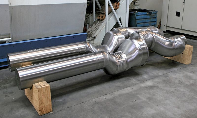 Bild 2: Das Ausgangsgewicht der XXL-Kurbelwelle liegt bei über 10 t und reduziert sich während des Zerspanungsprozesses um 7,5 t. (Bild: Sandvik Coromant)