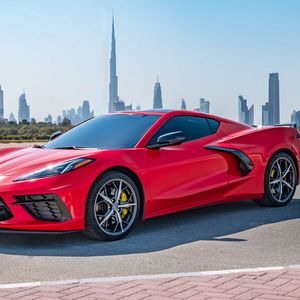 Noch fährt die Corvette Stingray mit konventionellem Motor.(Bild:  General Motors)