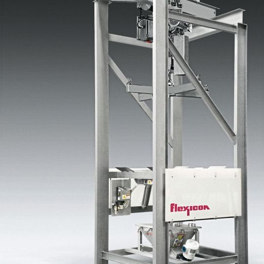 Die Big-Bag Entleerstation von Flexicon ist mit einem offenen Profilrahmen konstruiert, welcher eine schnelle Reinigung und Wartung ermöglichen soll.  (Bild:  Flexicon)