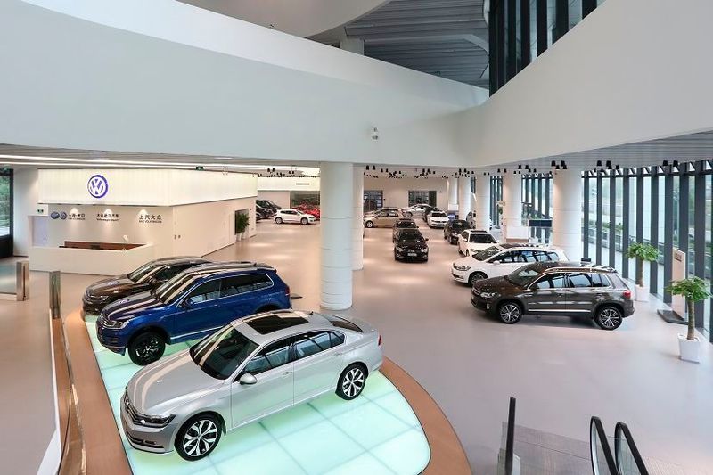 Ausgestellt sind alle Modelle, die das Fabrikat in dem Land anbietet. (VW)
