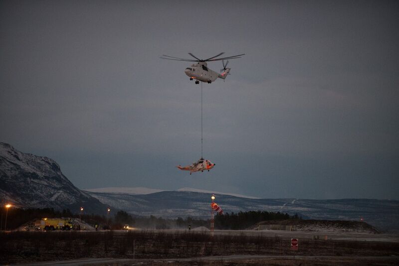 Als Retter kam ein MIL Mi-26 zum Einsatz. Das Fluggerät aus dem russischen Archangelsk ist mit einer Nutzlast von über 20 t der weltweit größte und leistungsstärkste in Serie produzierte Hubschrauber. (Bild: Air Charter Service)