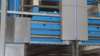 Bei der Profimill 8500/120-G sind Bettbahnen, Ständer und Querbalken mit Teleskopabdeckungen von Tsubaki Kabelschlepp versehen. (Bild: Waldrich Siegen)