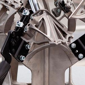 Die additiv gefertigte Aufnahme- und Spannvorrichtung von H. P. Kaysser sorgt beim Laseschweißen von Blechkomponenten für mehr Produktivität.