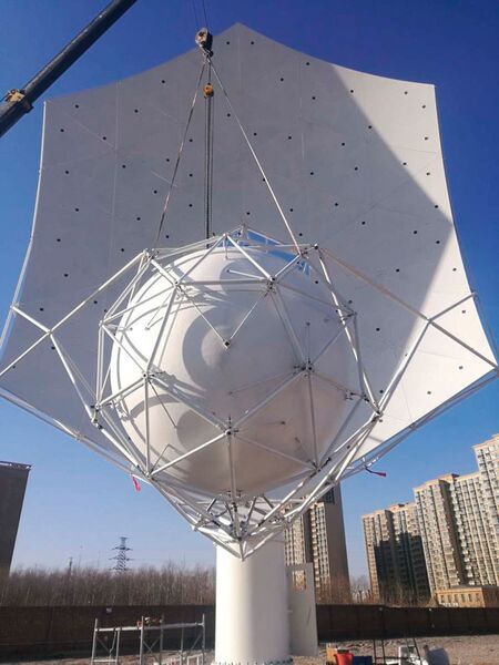 Das SKA wird nach seiner Fertigstellung das leistungsstärkste und empfindlichste Radioteleskop sein. Es ist kein Einzelteleskop, sondern um eine Vernetzung von bis zu tausenden Einzelantennen, sodass eine Antennenfläche von 1 Mio. m² entsteht. (MT Mechatronics)