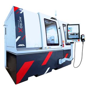 Das ist die Microx Ultra aus der Ultra-Technologie-Serie von Anca, die einen Auftritt auf der Grindinghub haben wird. Mit KI-Funktionen und Nanometersteuerung kann sie Standardwerkzeug schleifen, aber auch Mikrowerkzeuge bis 0,003 Millimeter Durchmesser.(Bild:  Anca)