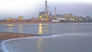 In Mithapur im Bundesstaat Gujarat steht eine der weltweit größten Anlagen für die Produktion von Natriumcarbonat. Betrieben wird sie von Tata Chemicals. (Tata Chemicals) (Archiv: Vogel Business Media)