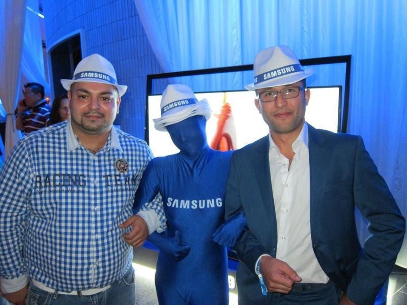 (v. r.) Ramazan Kalay und Osman Kurtlar, von Premium Fachhändler Kalay, sind ganz auf Samsung eingestellt. (Bild: IT-BUSINESS)