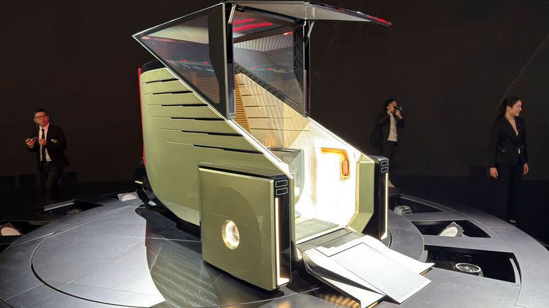 Das LS Micro Concept von Lexus ist kaum mehr als eine für Tokio typische Träumerei. (Bild: SP-X/Benjamin Bessinger)