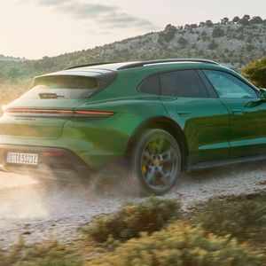 (Porsche)