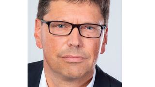 Der 52-jährige Volker Bibelhausen arbeitet seit 1990 im Elektronik-Geschäft. (Weidmüller)