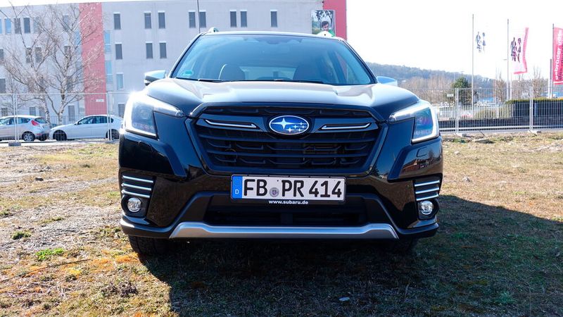 Der Kühlergrill hat sich verändert. (Bild: Rosenow/»kfz-betrieb«)