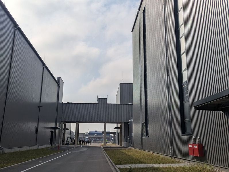 AMG Lithium hat am 18.September 2024 Europas erste Lithiumhydroxid-Raffinerie in Betrieb genommen. (Bild: Stefanie Eckardt)