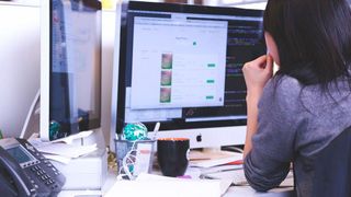 Mittlerweile gibt es zahlreiche Tools, mit denen sich „künstliche Intelligenz“ nutzen lässt. Eine Übersicht darüber, welche Systeme sich für Kfz-Betriebe eignen, bietet das Praxisseminar des Kfz-Gewerbes Schleswig-Holstein. (Bild: frei lizenziert)