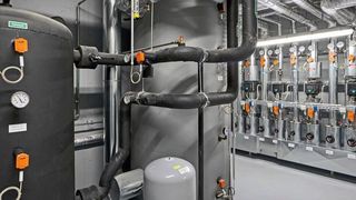 Der smarte Heizungskeller im EZB ist ein anschauliches Forschungs- und Demonstrationsobjekt hinsichtlich der Möglichkeiten der Digitalisierung von Gebäuden. (Phoenix Contact)
