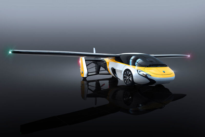 Die slowakische Firma Aeromobil hat das Aeromobil 2.5 entwickelt. Es wiegt gerade einmal 450 Kilogramm und bringt als Auto 160 km/h auf den Asphalt, als Flugzeug kann es beim Start bis auf 200 Stundenkilometer beschleunigen. Die Reichweite in der Luft beträgt 700 Kilometer. (Terrafugia)