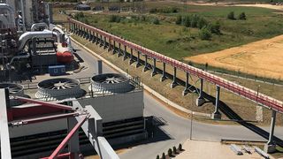 Das luftgetriebene Fördersystem eignet sich für den unterbrechungsfreien Transport von Schüttgütern über kurze bis sehr lange Entfernungen. (Bild: Poeth)