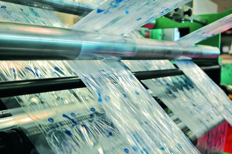In den Eiskugelbeutelmaschinen  ... sorgen Synchron-Servomotoren der Lenze-Reihe MCS für Dynamik. (Archiv: Vogel Business Media)
