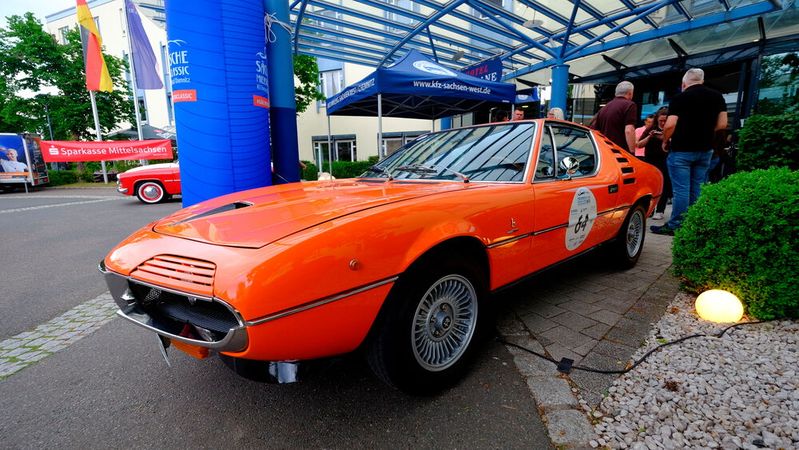 Mit auf der Strecke: ein Alfa Romeo Montreal, Bj. 1972(Bild:  Zietz - VCG)