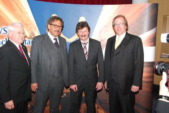 BVSK-Präsident Harald Brockmann, Prof. Klaus Kocks, BGH-Richter Wolfgang Wellner und BVSK-Geschäftsführer Elmar Fuchs (v.l.). (Archiv: Vogel Business Media)