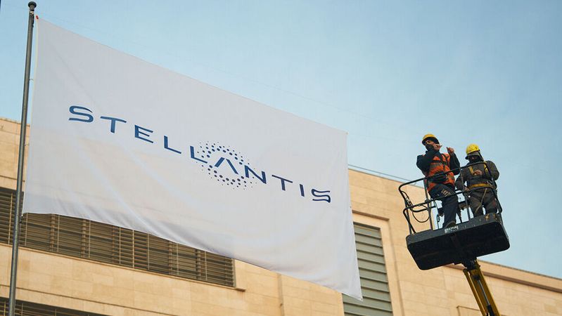 Baustelle Stellantis: Hohe Abschreibungen auf den Bereich Elektromobilität ziehen die Konzernbilanz tief in die Verlustzone.(Bild:  Stellantis)