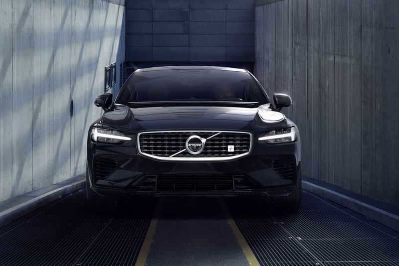 Erstmals ist der neue S60 T8 Plug-in-Hybrid als Topausstattungsvariante Polestar-Engineered verfügbar. (Volvo)