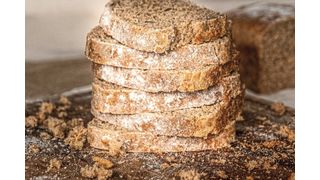 Krümel und Brotreste haben schon unsere Großeltern für Paniermehl und Semmelklöße weiterverwendet. Was früher selbstverständlich war, heißt heute „Upcycled Ingredients“ und fasst in der Lebensmittelindustrie zunehmend Fuß. So wird Lebensmittelverschwendung reduziert. (Symbolbild) (Bild: frei lizenziert, Delfina Cocciardi)