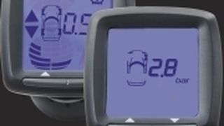 Die Einparkhilfe und die Reifendrucküberwachung teilen sich ein Display. (Archiv: Vogel Business Media)