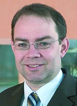 Peter Schäfer, Autohaus Schäfer, Königsbrunn: „Unser Servicegeschäft war im dritten Quartal, insbesondere im Monat August, über Vorjahresniveau. Es macht sich bemerkbar, dass letztes Jahr mehr Fahrzeuge ausgeliefert wurden und jetzt zur ersten Jahresinspektion in unsere Werkstatt kommen.“ (Archiv: Vogel Business Media)