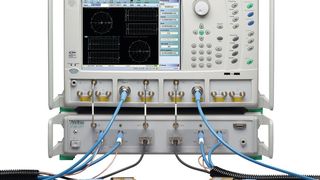 Vektornetzwerkanalyse: Das Messgerät evaluiert unterschiedliche Messobjekte. Nicht lineare Effekt werden mit der Intermodulationsverzerrung quantifiziert. Das Bild zeigt den VectorStar ME7838D von Anritsu. (Anritsu)