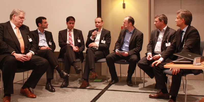 IT-BUSINESS-Redakteur Michael Hase (fünfter von links) moderierte den Channel Roundtable.(IT-BUSINESS / Sarah Maier)