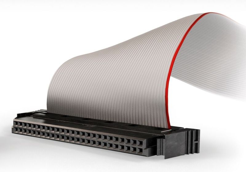 Verschiedene Varianten bieten Anwendern große Gestaltungsfreiheit, z. B. für Flachkabel sowie koplanare und Mezzanine-Konfigurationen. (Bild: TE Connectivity)