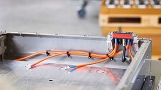 Konfektionierte Combitac-Steckverbinder als fertig geprüfte Baugruppe lassen sich schnell und fehlerfrei einbauen. (Jan Ehlers/Stäubli)