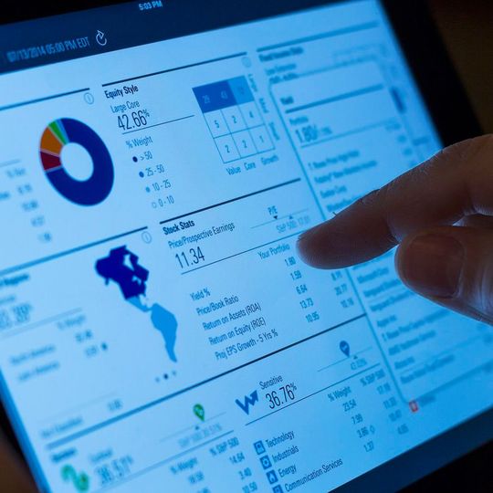 Die Smart Factory benötigt smarte Daten, die automatisiert und bedienerfreundlich zur Verfügung stehen. (Bild:   / CC0)