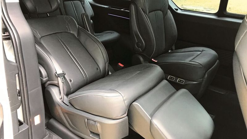 Die sogenannten Relax-Sitze erlauben verschiedene Einstellungen bis hin zur Liegeposition.  (Bild: Wolfgang Michel – VCG)