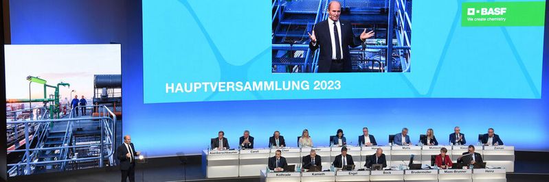 BASF-Vorstandsvorsitzender Dr. Martin Brudermüller während seiner Rede zur Hauptversammlung BASF-Vorstandsvorsitzender Dr. Martin Brudermüller während seiner Rede zur Hauptversammlung