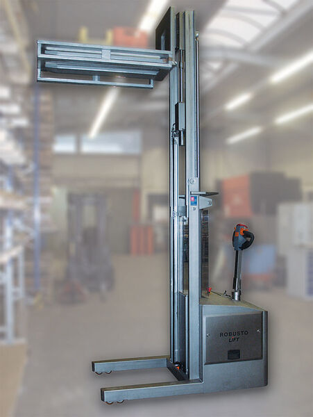 Der neue Edelstahl-Lifter mit Fahrantrieb Robusto Lift  (Bild: Schneider Leichtbau)